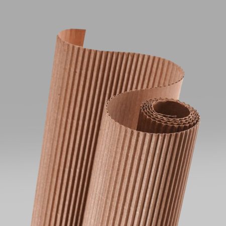 Rollo de cartón corrugado single face, ideal para embalaje y protección de productos.